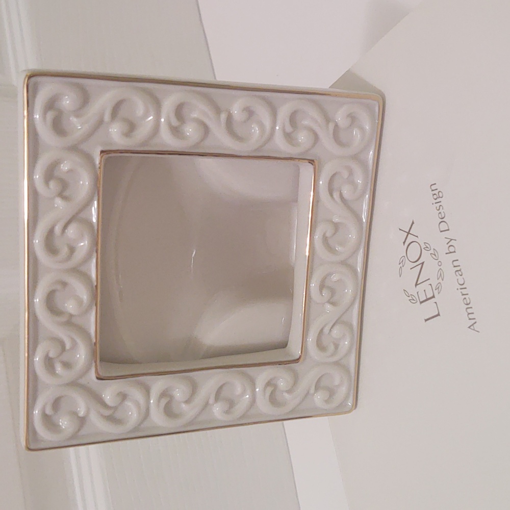 4 3/4" Lenox Carved Scroll Square Frame - Picture 2 of 9